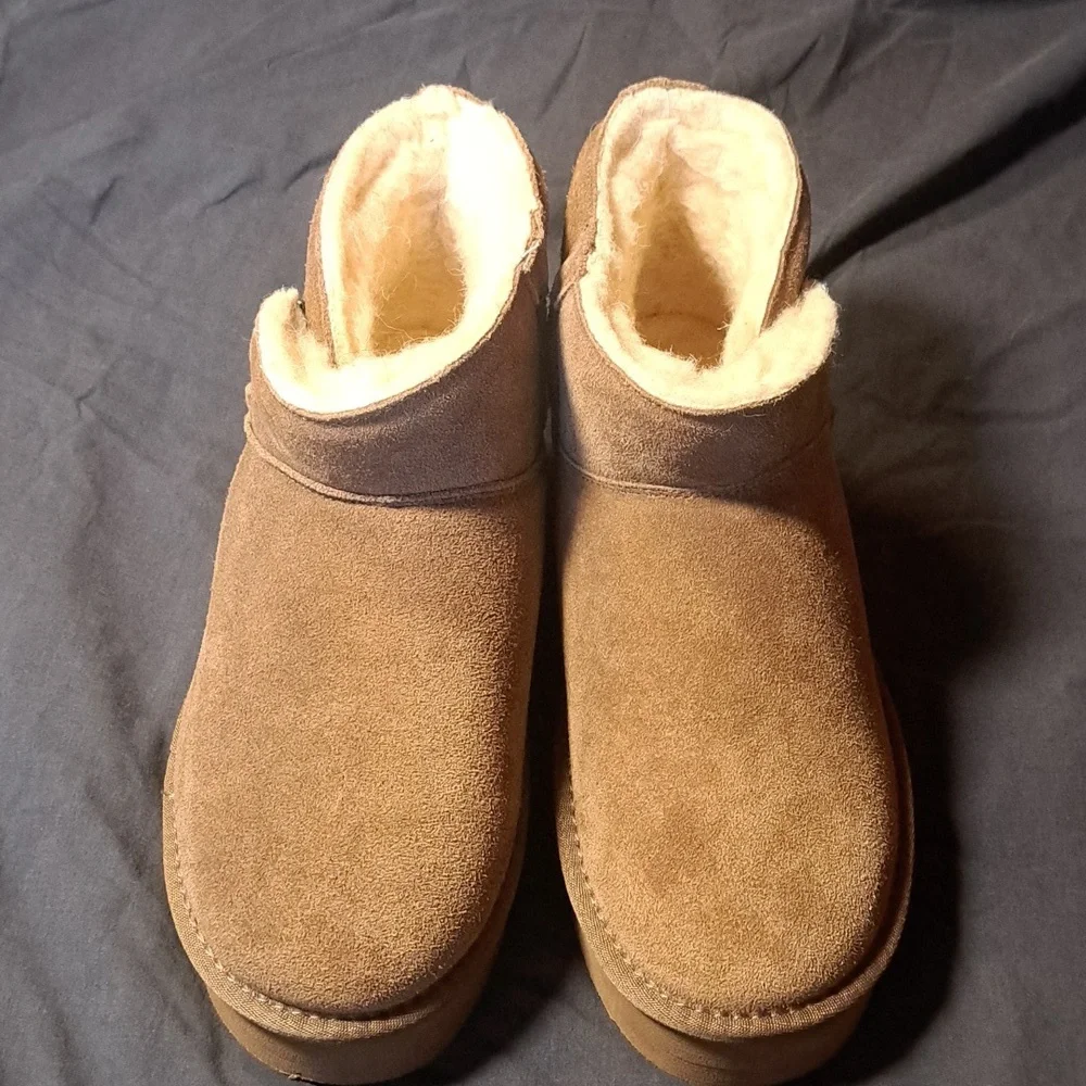 NWOT Bearpaw Women's Toni Zip Side Brown Platform Size 9 Boot